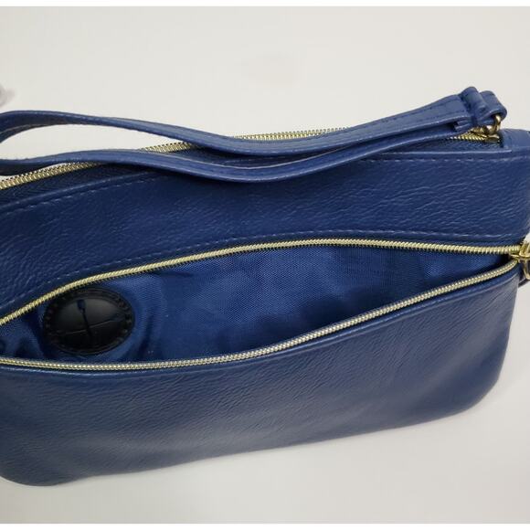 Safekeeper RFID Zippered Wristlet Blue Faux leather zippered pockets - Picture 4 of 8